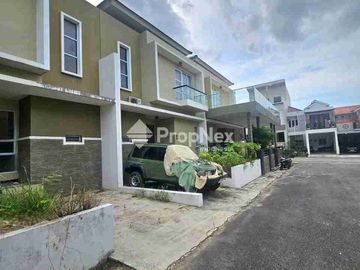 Rumah Cantik Villa Bukit Indah 2Lt
