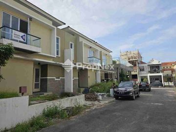 Rumah Cantik Villa Bukit Indah 2Lt