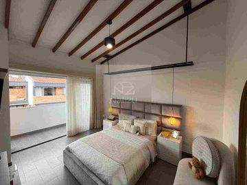 Casa en urbanización cerrada con 4 habitaciones