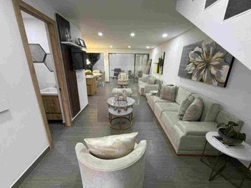 Casa en urbanización cerrada con 4 habitaciones