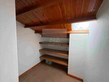 Casa Unifamiliar en Urbanización cerrada con un hermoso jardín