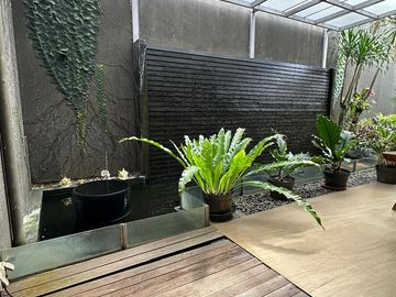 Dijual Rumah Mewah Hoek Full Furnish, Kota Baru Parahyangan