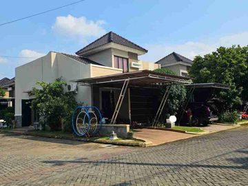 Rumah Mewah Luas di Hook Akses Lebar di Cluster Jaten dekat ke UNS