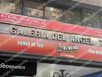 Se arrienda oficina en Huerfanos 786