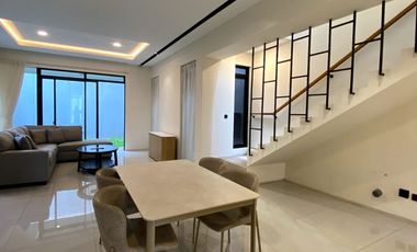 Rumah Cantik 2 Lantai Furnished di Nayapati Kota Baru Parahyangan