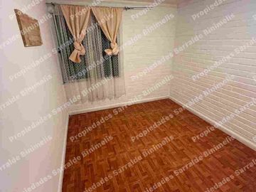 se srrienda casa en V centenario