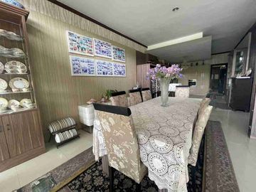 rumah mewah kota baru Parahyangan dengan kolam renang dan sauna