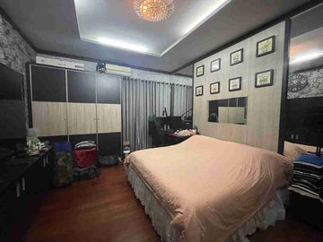 rumah mewah kota baru Parahyangan dengan kolam renang dan sauna