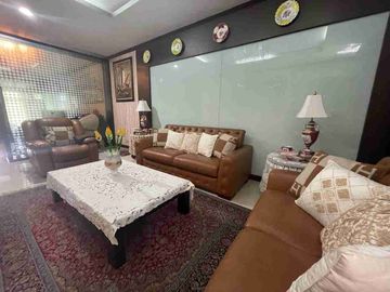 rumah mewah kota baru Parahyangan dengan kolam renang dan sauna