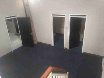 Jual Rumah + kolam Renang  Ujung Berung