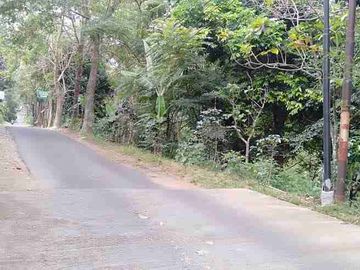 Jual Rumah + kolam Renang  Ujung Berung