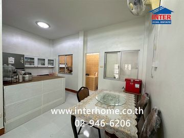Two-story townhome, 26.1 sq.wa., Pornthaweewat 3 Village, Khlong Luang Road, Rangsit-Nakhon Nayok Road, Khlong Luang, Pathum Thani.
