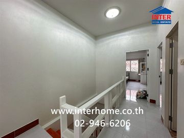 Two-story townhome, 26.1 sq.wa., Pornthaweewat 3 Village, Khlong Luang Road, Rangsit-Nakhon Nayok Road, Khlong Luang, Pathum Thani.