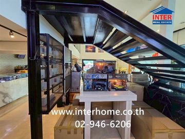 4.5-story commercial building, 43 sq.wa. (approx. 192 sq.m.), near Sahakorn Serithai Village, opposite Toyota Bus Serithai Branch, Serithai Road, Buen