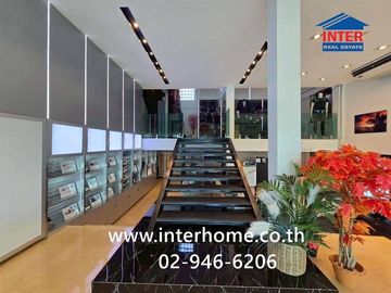4.5-story commercial building, 43 sq.wa. (approx. 192 sq.m.), near Sahakorn Serithai Village, opposite Toyota Bus Serithai Branch, Serithai Road, Buen