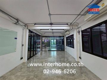 4.5-story commercial building, 43 sq.wa. (approx. 192 sq.m.), near Sahakorn Serithai Village, opposite Toyota Bus Serithai Branch, Serithai Road, Buen