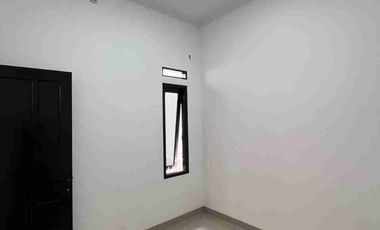 Dijual rumah di Alamanda Regency karang satria bekasi
