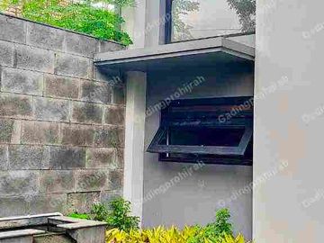 Dijual/Sewa Rumah Daerah Strategis Di Gatot Subroto