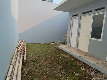 Rumah 2lt luas 108meter 6x18 2KT Cluster Vasana Harapan Indah Bekasi