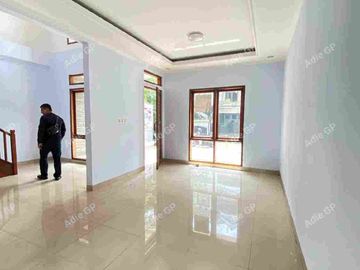 SEWA RUMAH SETRADUTA, KOMPLEK ELIT BANGUNAN BARU HRG MURAH BGT