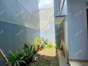 SEWA RUMAH SETRADUTA, KOMPLEK ELIT BANGUNAN BARU HRG MURAH BGT