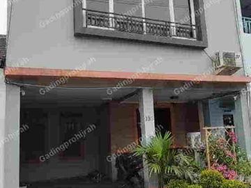 Dijual Rumah Strategis 3 Lantai Komplek Sariwangi