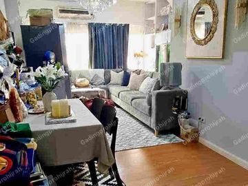 Dijual Rumah Strategis 3 Lantai Komplek Sariwangi