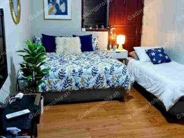 Dijual Rumah Strategis 3 Lantai Komplek Sariwangi
