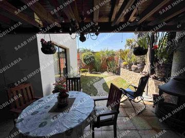 Casa en lomas de Angelópolis 999