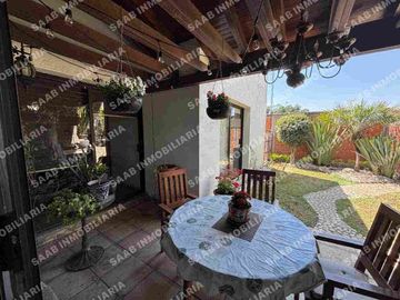 Casa en lomas de Angelópolis 999