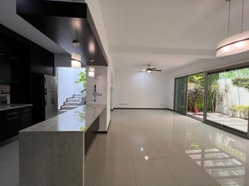 Casa en Venta Fracc. Paseo del Parque Tres Marías | 4 Recámaras | Terraza con Asador | Equipada Completa ✨