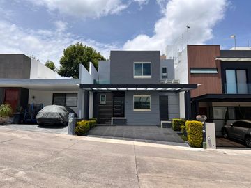 Casa en Venta Fracc. Paseo del Parque Tres Marías | 4 Recámaras | Terraza con Asador | Equipada Completa ✨