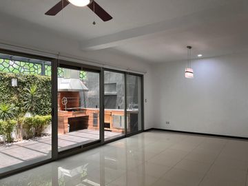 Casa en Venta Fracc. Paseo del Parque Tres Marías | 4 Recámaras | Terraza con Asador | Equipada Completa ✨