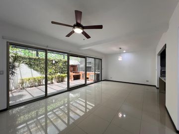 Casa en Venta Fracc. Paseo del Parque Tres Marías | 4 Recámaras | Terraza con Asador | Equipada Completa ✨