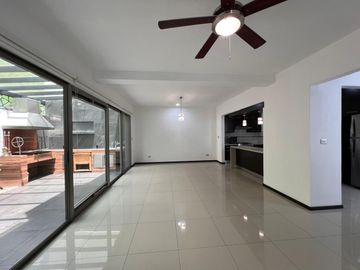 Casa en Venta Fracc. Paseo del Parque Tres Marías | 4 Recámaras | Terraza con Asador | Equipada Completa ✨