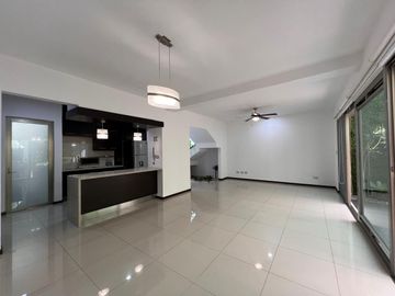 Casa en Venta Fracc. Paseo del Parque Tres Marías | 4 Recámaras | Terraza con Asador | Equipada Completa ✨