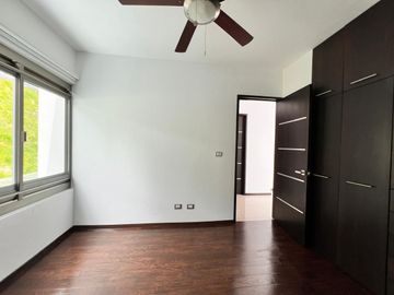 Casa en Venta Fracc. Paseo del Parque Tres Marías | 4 Recámaras | Terraza con Asador | Equipada Completa ✨