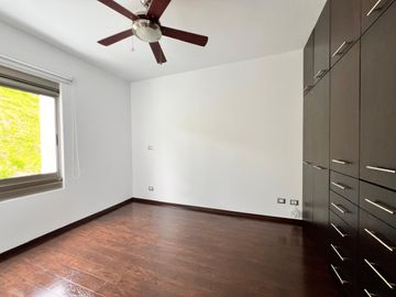 Casa en Venta Fracc. Paseo del Parque Tres Marías | 4 Recámaras | Terraza con Asador | Equipada Completa ✨