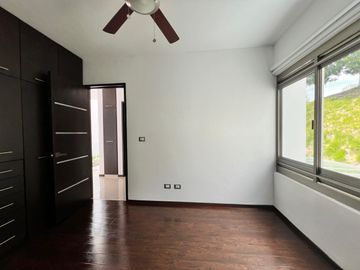 Casa en Venta Fracc. Paseo del Parque Tres Marías | 4 Recámaras | Terraza con Asador | Equipada Completa ✨