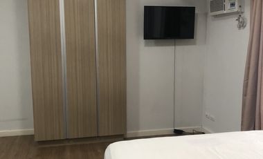 FOR SALE: Studio Unit with Parking in One Maridien, BGC | Prime High Street Location | ₱12.5M