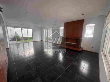 Venta de Casa con 3 habitaciones y seguridad en Metepec