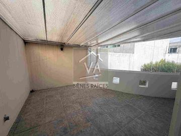 Venta de Casa con 3 habitaciones y seguridad en Metepec