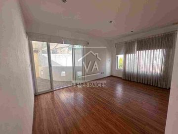 Venta de Casa con 3 habitaciones y seguridad en Metepec