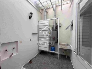 Venta de Casa con 3 habitaciones y seguridad en Metepec