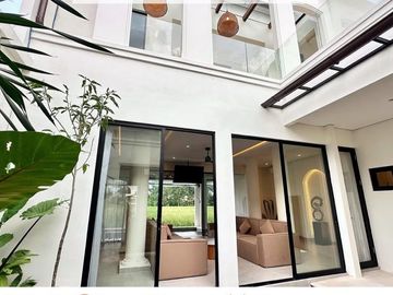 MODERN TROPICAL VILLA WITH RICEFIELD VIEW IN UBUD