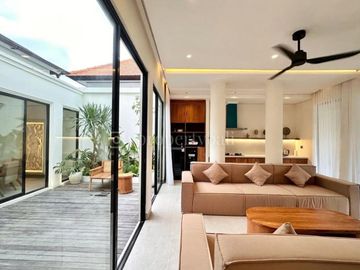 MODERN TROPICAL VILLA WITH RICEFIELD VIEW IN UBUD