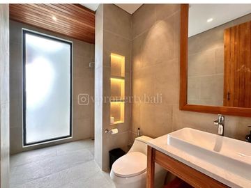MODERN TROPICAL VILLA WITH RICEFIELD VIEW IN UBUD