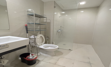 VENICE LUXURY RESIDENCES 41.4 SQM STUDIO TYPE IN TAGUIG CITY - MCKINLEY