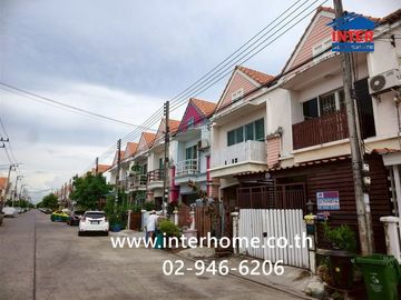 Two-story townhome, 17.5 sq.wah, Uthong Place 6 Village, Soi Piayanon, Lam Luk Ka Road, Rangsit-Nakhon Nayok Road, Lam Luk Ka, Pathum Thani.