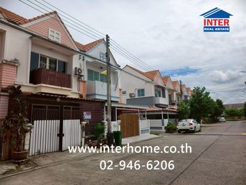 Two-story townhome, 17.5 sq.wah, Uthong Place 6 Village, Soi Piayanon, Lam Luk Ka Road, Rangsit-Nakhon Nayok Road, Lam Luk Ka, Pathum Thani.